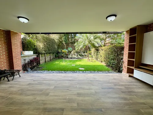 Casa En Arriendo En Tres Esquinas. Cod A775993