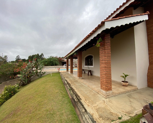 Linda Chácara A Venda, Com Casa De Alto Padrão, Para Lazer Ou Residir Em Piracaia, Vale Do Rio Cachoeira - Ch00043 - 68592605