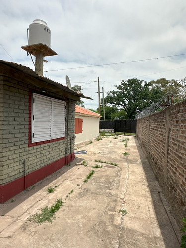 Casa En Virrey Del Pino A Pasos De Ruta 3