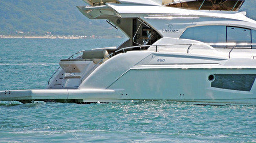 Imagem 13 de 14 de Triton 520 Fly D6 440 Duo Prop Diesel
