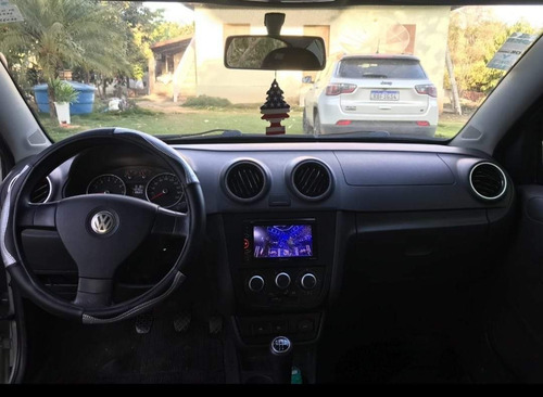Imagem 4 de 15 de Volkswagen Voyage 2010 1.0 Vht Trend Total Flex 4p