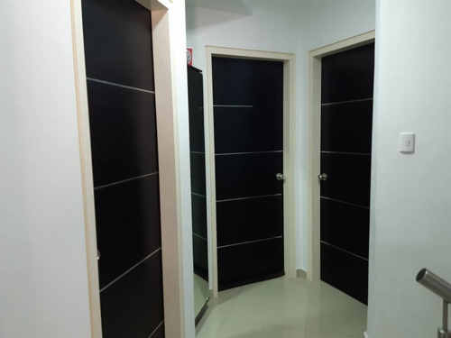 Imagen 16 de 26 de Leal Pérez Vende Townhouse En Mañongo, Villa Menhir