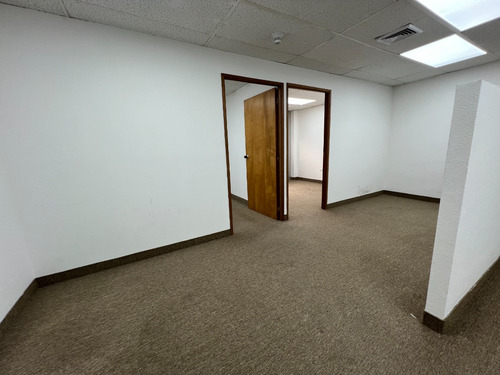 Oficina Para Alquiler En Santa Paula #2367