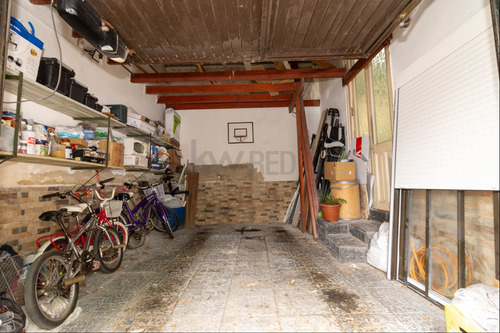 Venta Casa 3 Dormitorios, 2 Baños, Garage En La Aguada