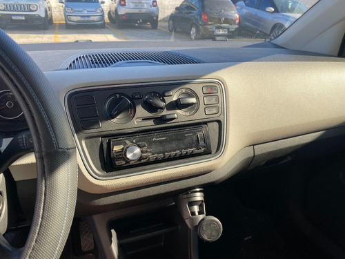 Imagem 7 de 11 de Volkswagen Up! 1.0 Mpi Move Up 12v.