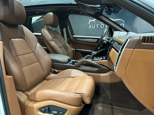 Porsche Cayenne E-Hybrid 3.0 V6 462cv