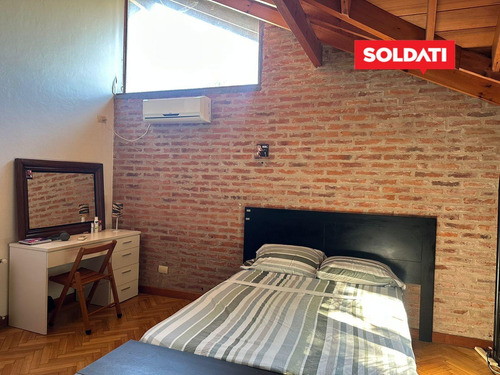 Casa En Venta Y Alquiler, Con 4 Cuartos Y Escritorio. Dependencia. Pileta. Apta Crédito.