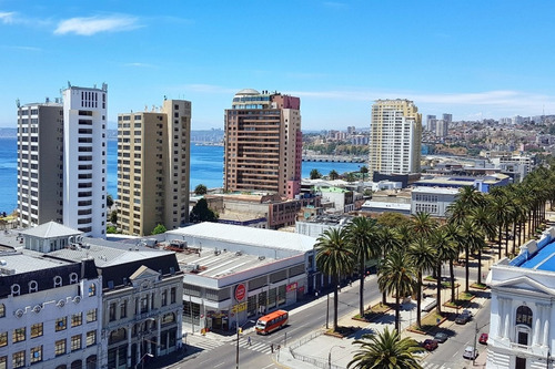 Venta Dpto. Valparaíso Centro, Moderno, Iluminado Y Seguro