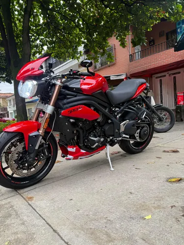 Triumph Speed Triple 1050 ( No Abs ) 2011