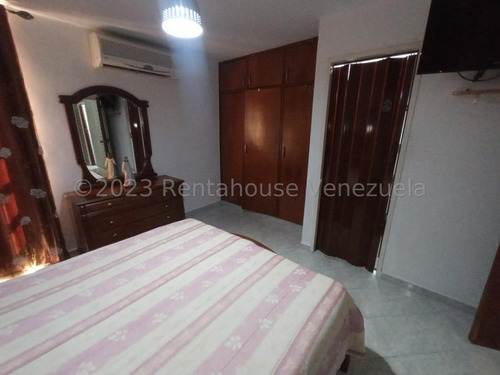 Hermoso Townhouse Amoblado En El Mejor Conjunto Residencial De Parque Valencia, Cocina Equpada Y Con Tope De Granito, Doble Entrada Con Porton Y Cerco Electrico, Camaras De Seguridad