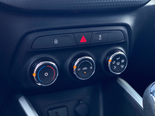 Imagen 21 de 22 de Chevrolet Onix Lt Tech Onstar 2020