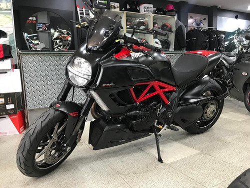 Ducati Diavel 1200  Carbon  Bansai Motos