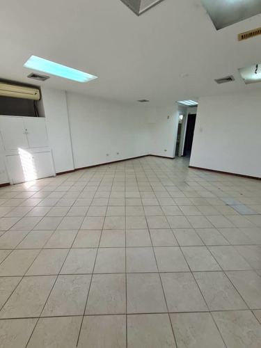 Imagen 3 de 11 de En Venta Oficina En El Cc Paseo Parral, Lemof-015 Rc-ka