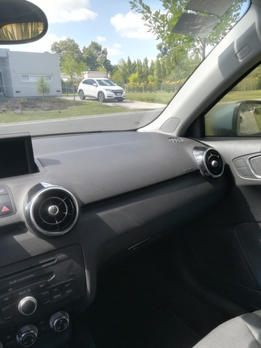 Audi A1 1.4 Ambition Tfsi 122cv Stronic 2011