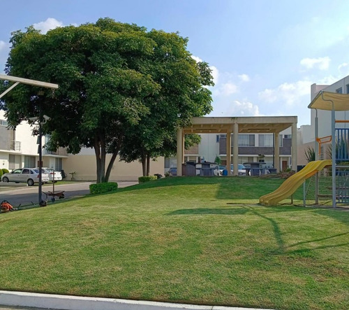 Casa En Venta, Parque Arrayanes, Guadalajara, Rh*