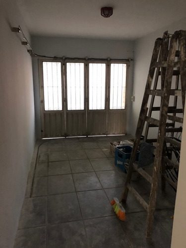 Hermosa Casa 3 Ambientes Con Cochera En Temperley Este