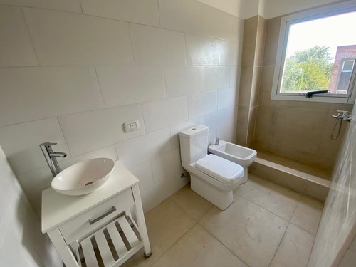 Imagen 18 de 20 de Duplex 4 Amb Complejo Con Piscina Ituzaingo