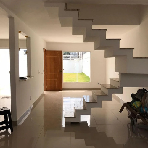 Imóvel Duplex C/ 3 Quartos - Pedra De Guaratiba