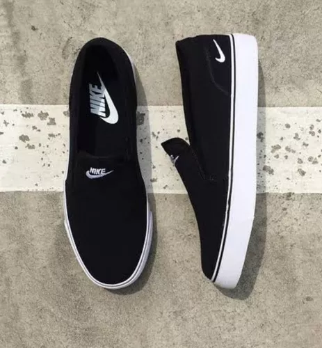 nike rasteiro preto