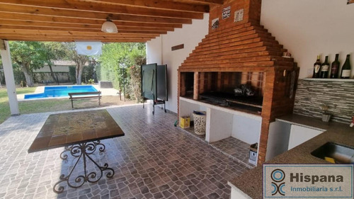 Retasada!! Casa En Venta, En Del Viso, Barrio Los Jazmines, Sobre La Calle Necochea Esquina Florida.