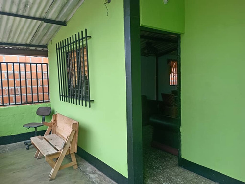 Clover Inmobiliaria Vende / Casa Ubicada En Capacho - Estado Táchira