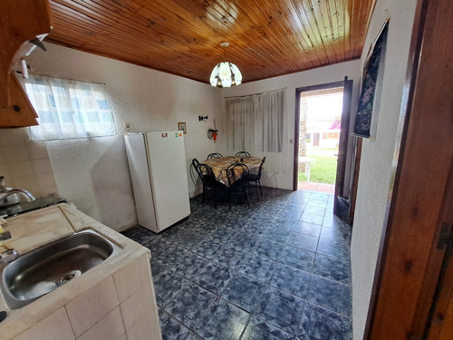 Inmobiliaria Costa Azul Vende Cuatro Casas En Un Solo Padrón, A 150 Metros De La Playa Antoniopolis, Rocha.