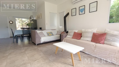 Casa En Venta Barrio Semi Cerrado En Loma Verde.