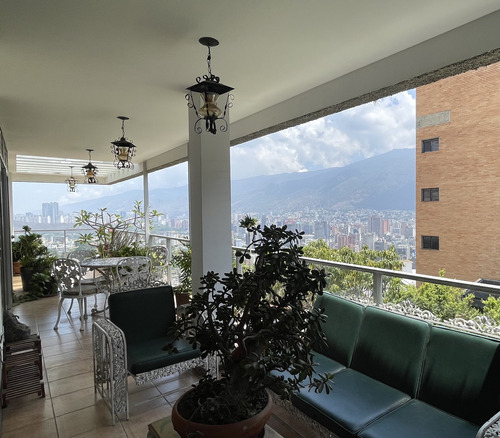 Venta De Apartamento Penthouse En Chulavista    (372mt2)| O14