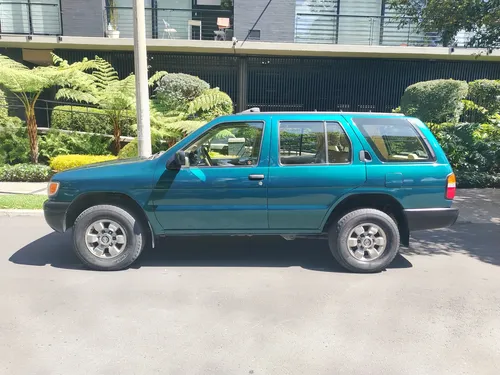 Nissan Pathfinder 3.3 R50 Std
