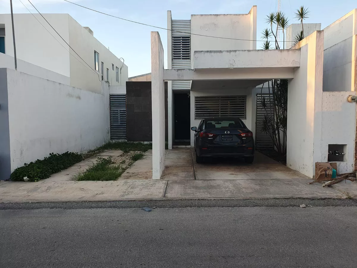 Casa De 3 Habitaciones En Leandro Valle, Merida