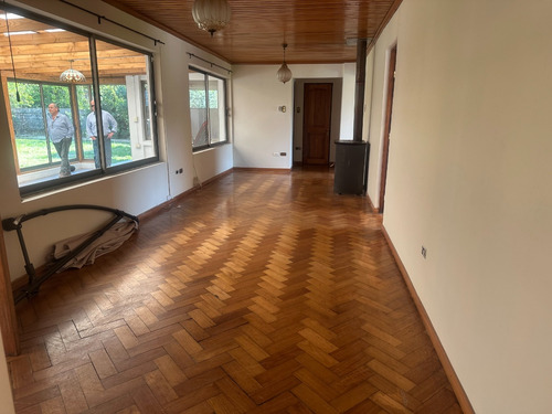 Linda Casa Con Amplio Terreno Sector De Pta Del Este