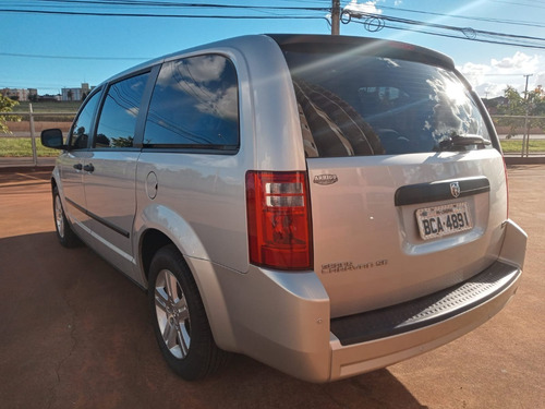 Imagem 4 de 8 de Dodge Grand Caravan