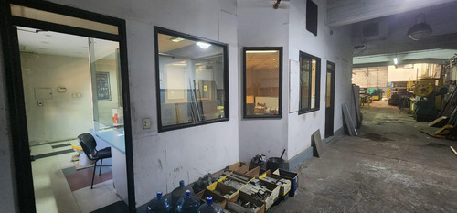 Galpón 700 M² Comercial E Industrial S/avenida Y Salida A Calle Lateral - Villa Madero
