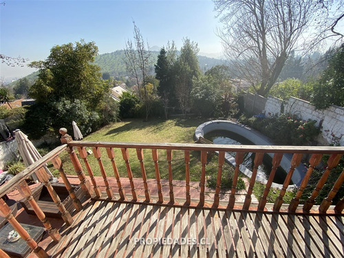 Casa En Venta De 4 Dorm. En Las Condes