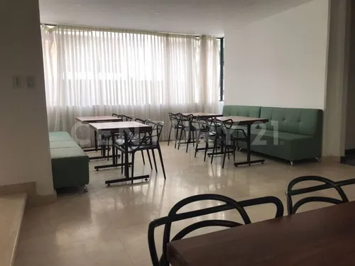 Lujoso Y Amplio Edificio Comercial De 1.285 M2 Construidos