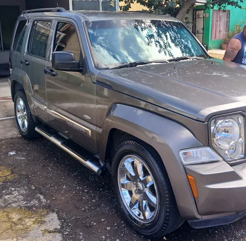 Jeep Liberty Sport 4x2 At