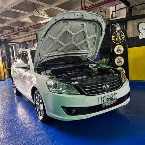 Imagen 2 de 12 de Dongfeng S30 2021