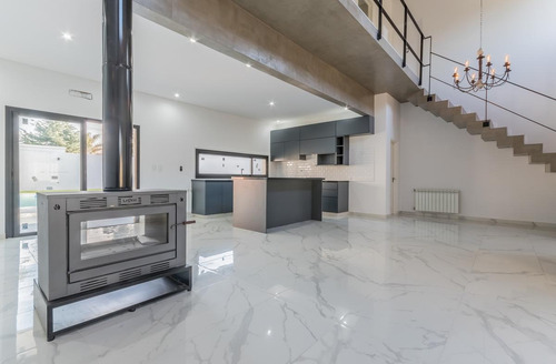 Imagen 20 de 30 de Venta · Casa A Estrenar De Categoría En Moreno · Pileta · Patio · Balcón · Financia · Permuta