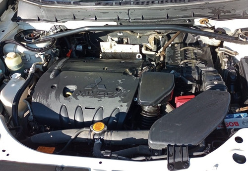 Imagen 8 de 8 de Mitsubishi Outlander 2.4 Gls 4wd At Cuero Tc (170cv) Mod2010