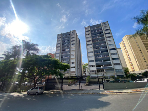 Venta De Apartamento En Terrazas Del Club Hípico.