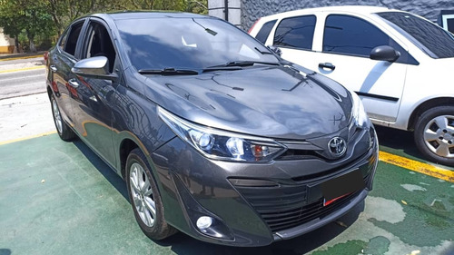 Imagen 2 de 10 de Toyota Yaris G Automático Caja Dual