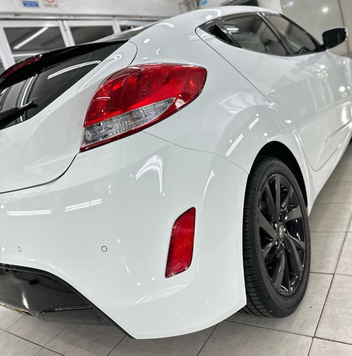 Hyundai Veloster 1.6 6at 130cv