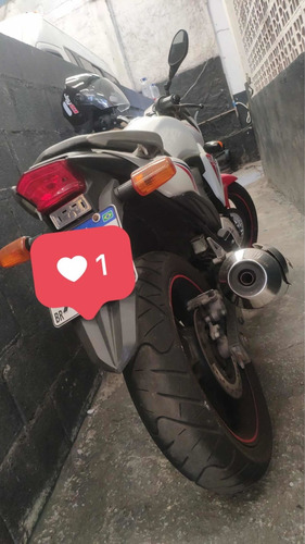 Imagem 2 de 5 de Honda Cb 300 R