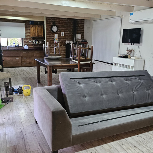 Moderna Propiedad Con Dos Casas En Saladillo