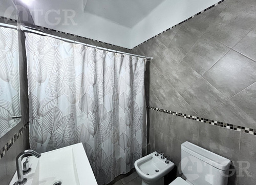 Casa 5 Ambientes En Avellaneda - Piñeyro-