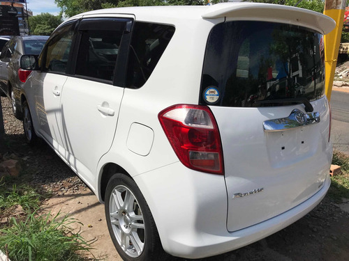 Imagen 2 de 8 de Toyota Ractis 1.5 Automática