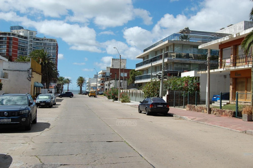 Imagen 21 de 22 de Local Oficina Casa Chalet Loft Apartamento Depósito 1 Dormitorio 2 Dormitorios En Venta Ubicado En Península, Punta Del Este, Punta Del Este / Maldonado
