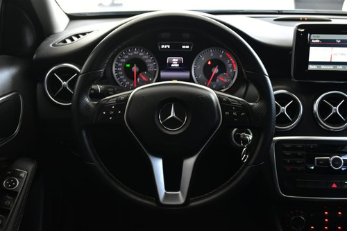 Mercedes Benz A200 Urban 1.6 2013 - 64.900km - Car Cash