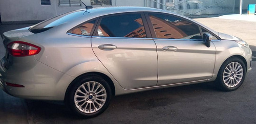 Imagen 2 de 6 de Ford Fiesta Titanium
