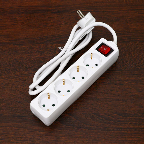 Toma De Corriente Blanca Con Enchufe Europeo Con Interruptor